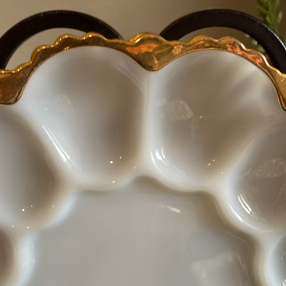 Anchor Hocking vintage white milk glass oyster/deviled egg plate w/gold trim - Picture 2 of 4